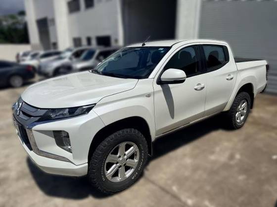 MITSUBISHI L200 TRITON 2.4 16V TURBO DIESEL SPORT GLS CD 4P 4X4 AUTOMÁTICO